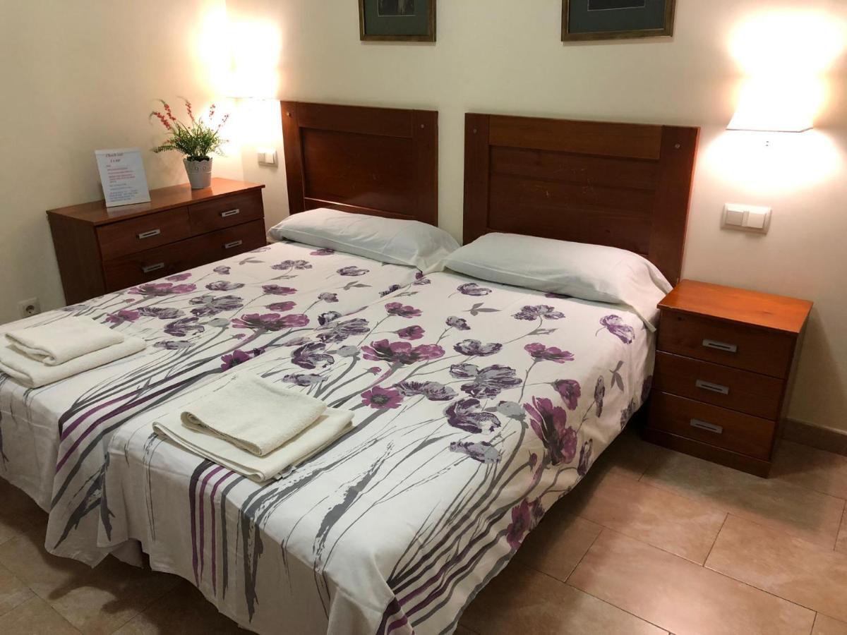 Hostal Tirso Plaza - Madrid — Fotos 3